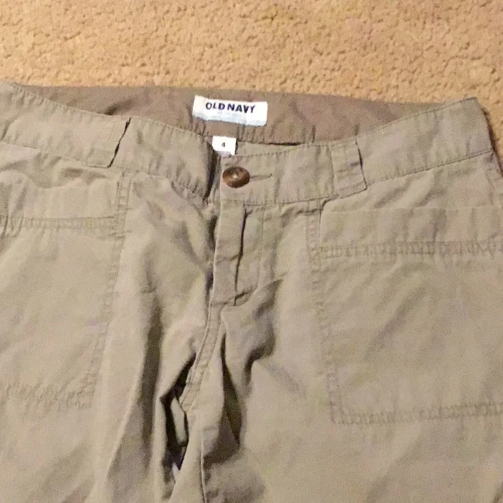 OLD NAVY tan cargo shorts size 4